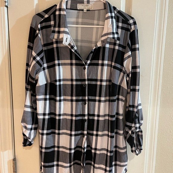 No Comment Women's Black and White Buffalo pattern Shirt 2X - Picture 2 of 4